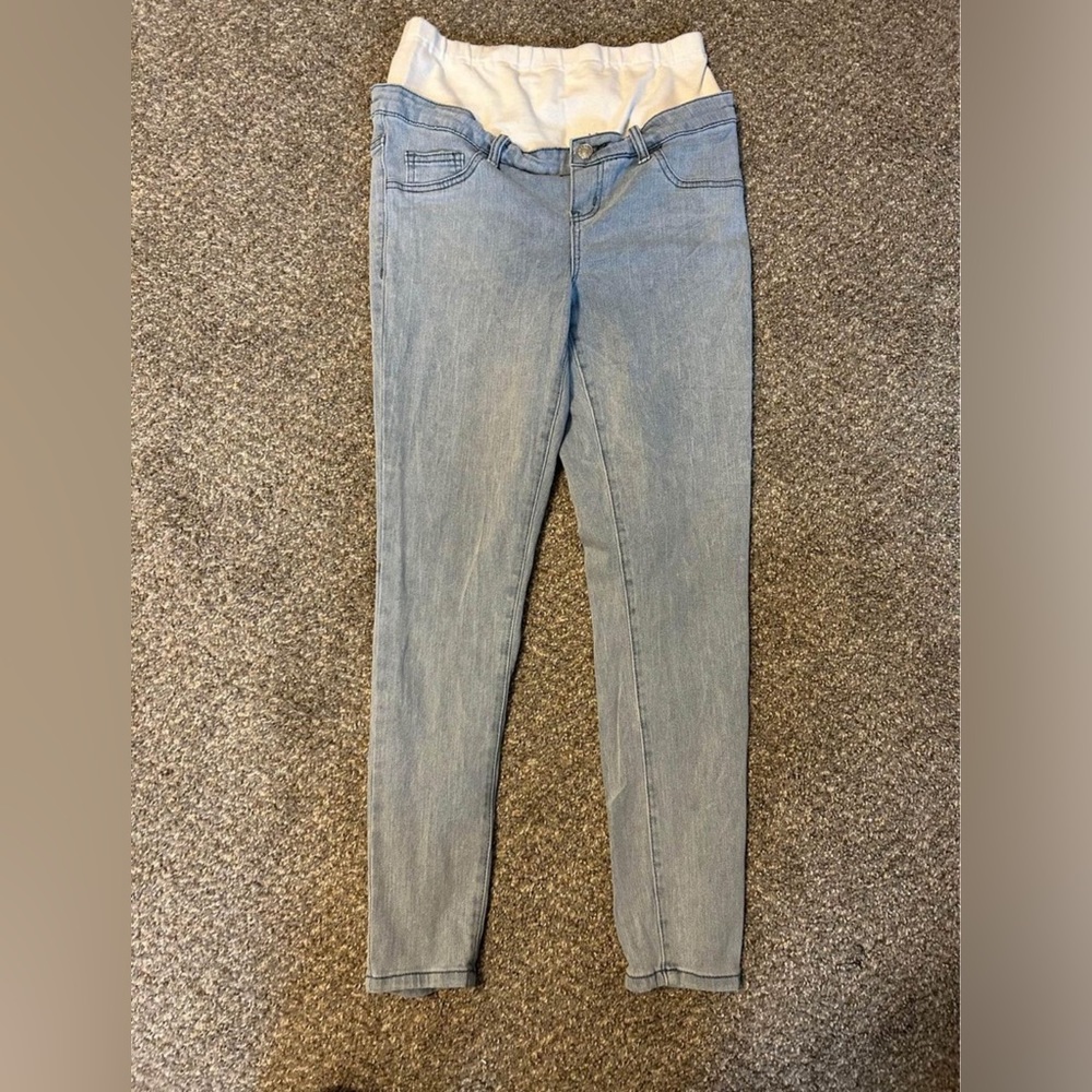 Maternity pants size 6